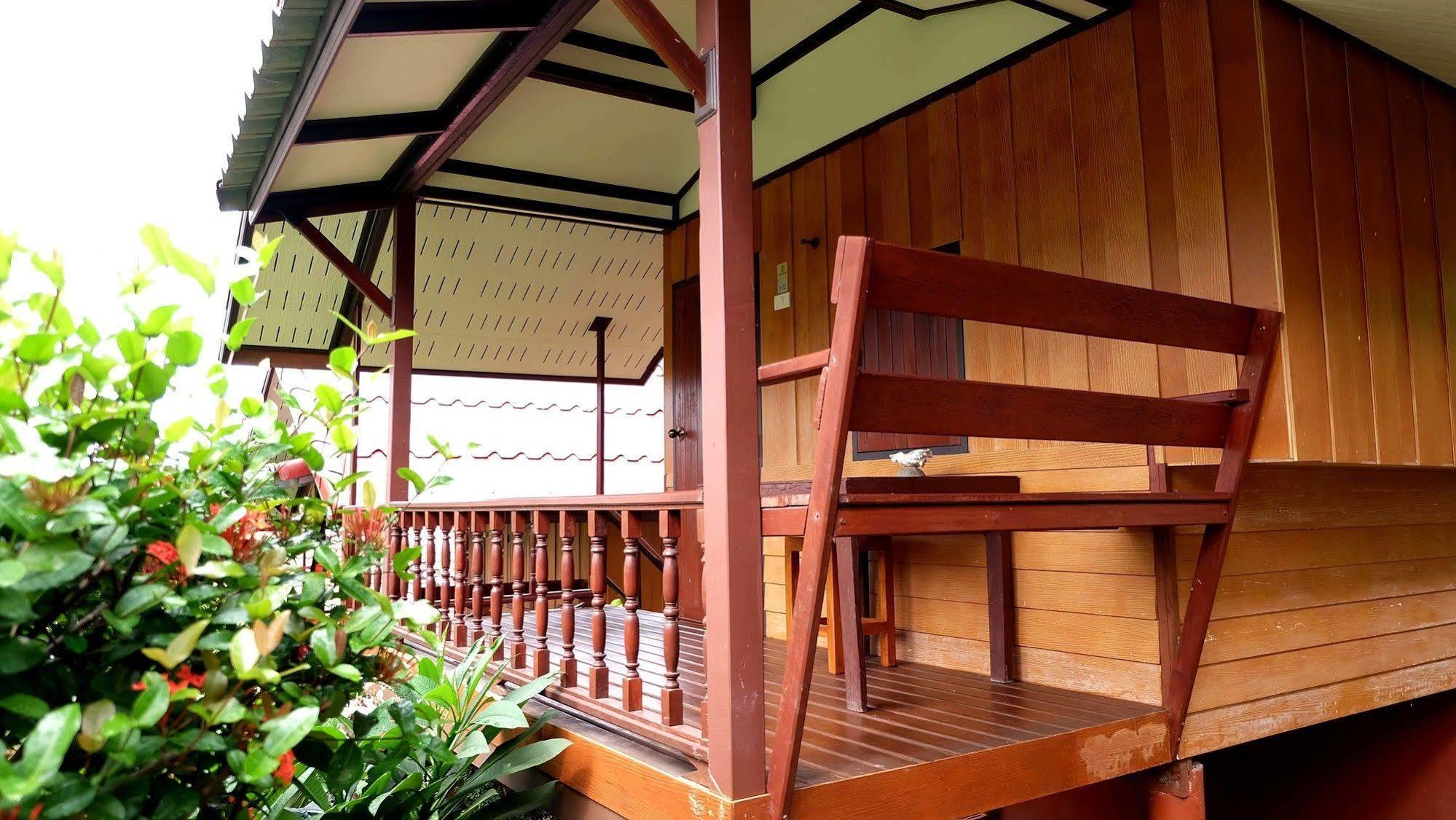 Pooltrap Village Bungalow パンガン島 エクステリア 写真